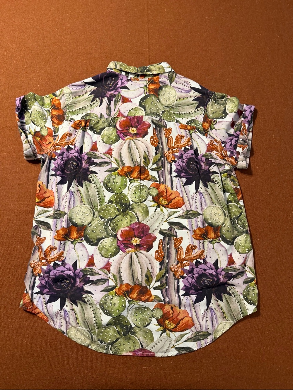 Wildfang Empower Short Sleeve Shirt in Cactus Floral - Picture 15 of 16